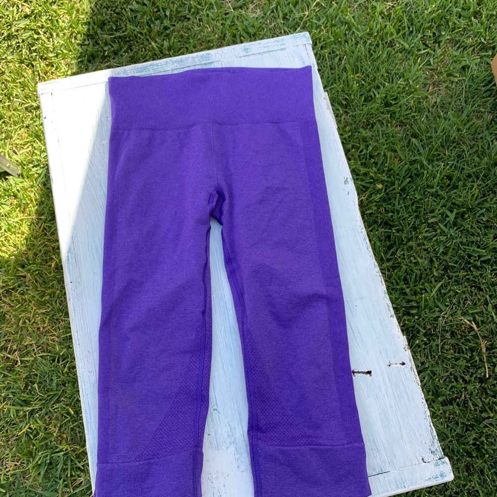Lululemon capri pants - Picture 2 of 3